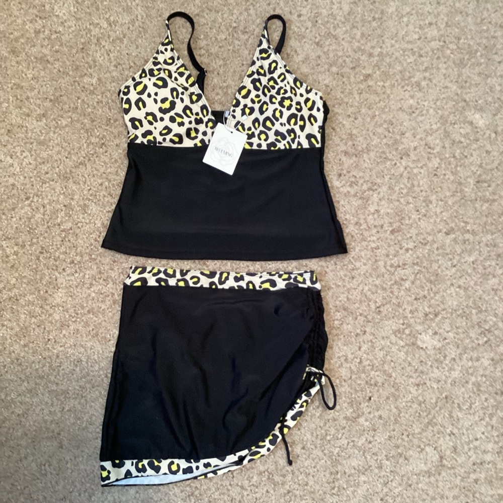 NEW  BLUEMING Leopard Print/Black Tankini Set  MEDIUM